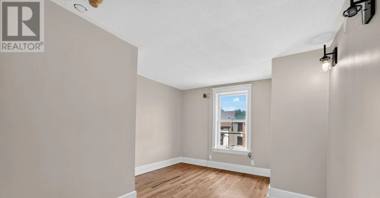 31 Waterloo Street S, Stratford, ON, N5A 4A5 - 12