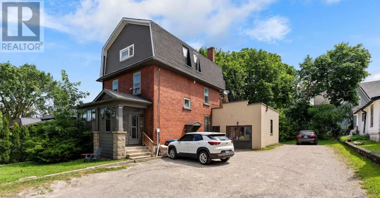 31 Waterloo Street S, Stratford, ON, N5A 4A5
