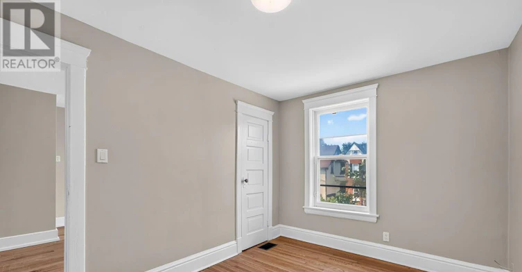 31 Waterloo Street S, Stratford, ON, N5A 4A5 - 11