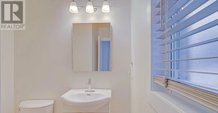 25 Sage Avenue, Toronto, ON, M6B 3W4 - 9