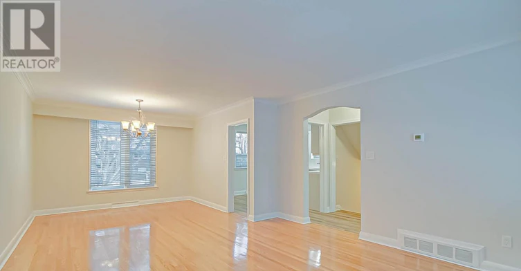25 Sage Avenue, Toronto, ON, M6B 3W4 - 4