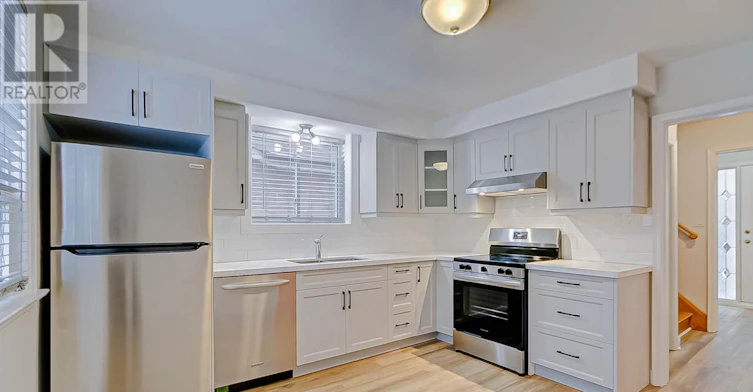 25 Sage Avenue, Toronto, ON, M6B 3W4 - 8