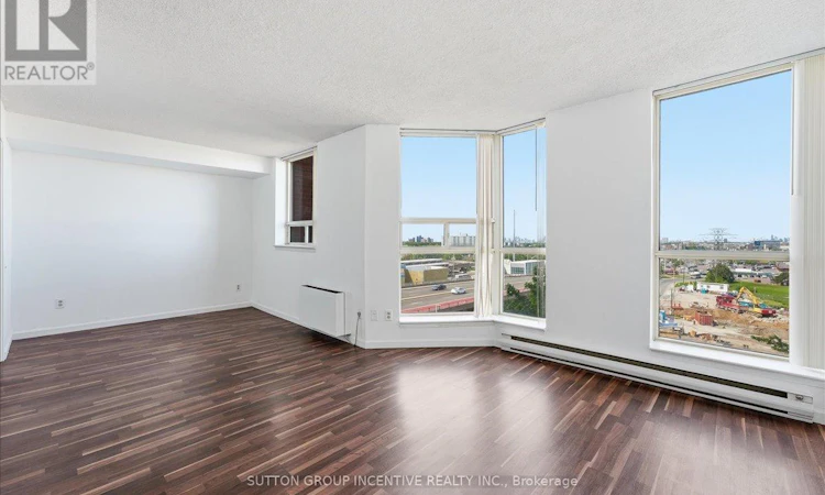 817-2460 Eglinton Avenue E