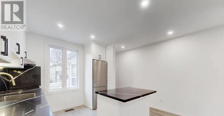 UPPER-393 Jones Avenue, Toronto, ON, M4J 3G5 - 19