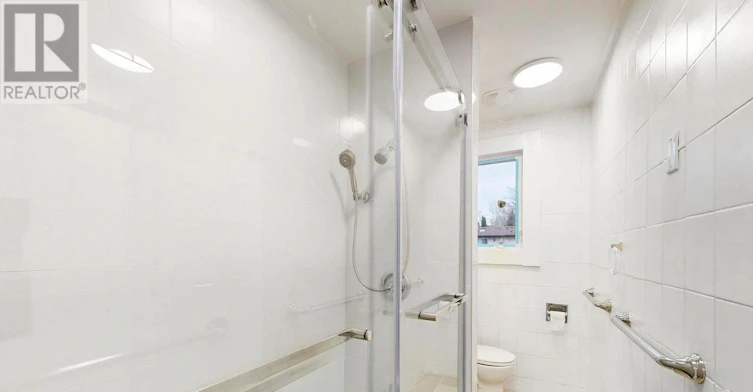 UPPER-393 Jones Avenue, Toronto, ON, M4J 3G5 - 4
