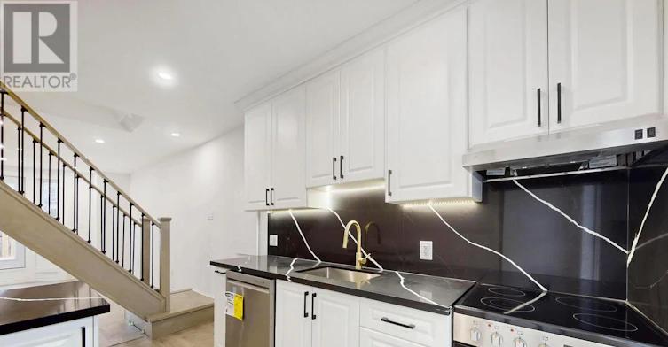 UPPER-393 Jones Avenue, Toronto, ON, M4J 3G5 - 23