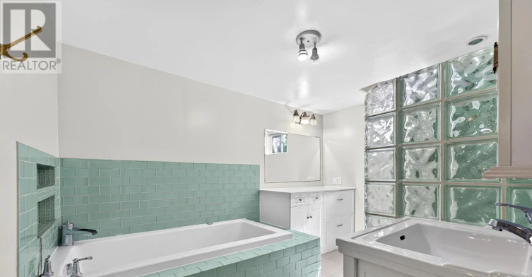 60 Westwood Drive, Ottawa, ON, K2G 2X1 - 17