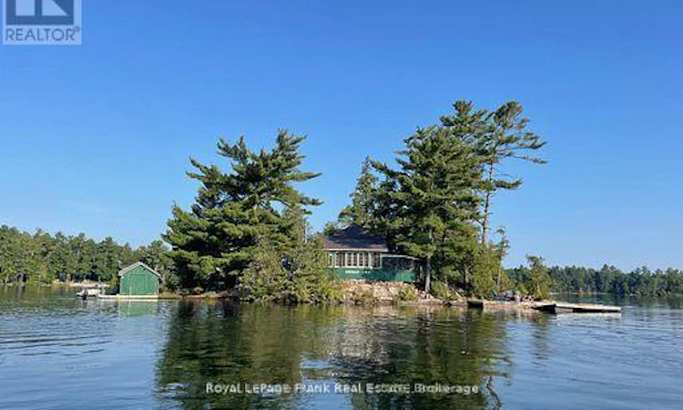 422 11a Island