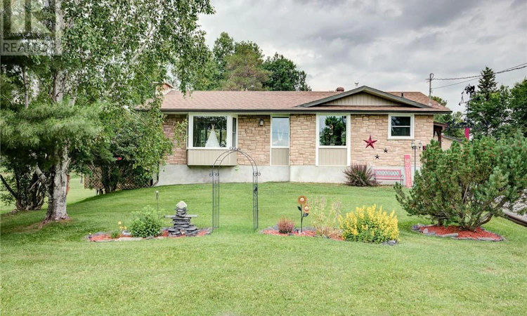 374 Seguin