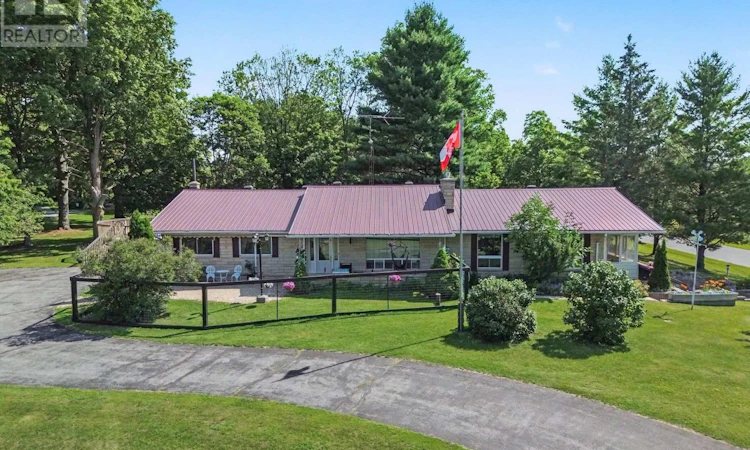 220 Highfield Crescent