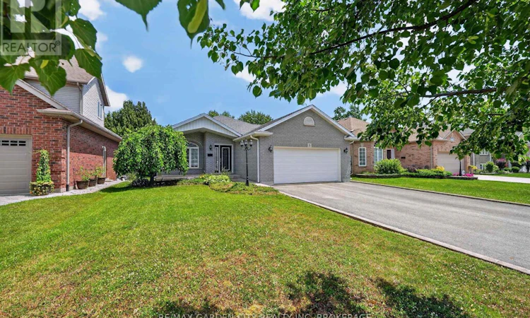 5 Green Pointe Drive