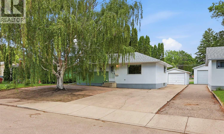 908 X Avenue N