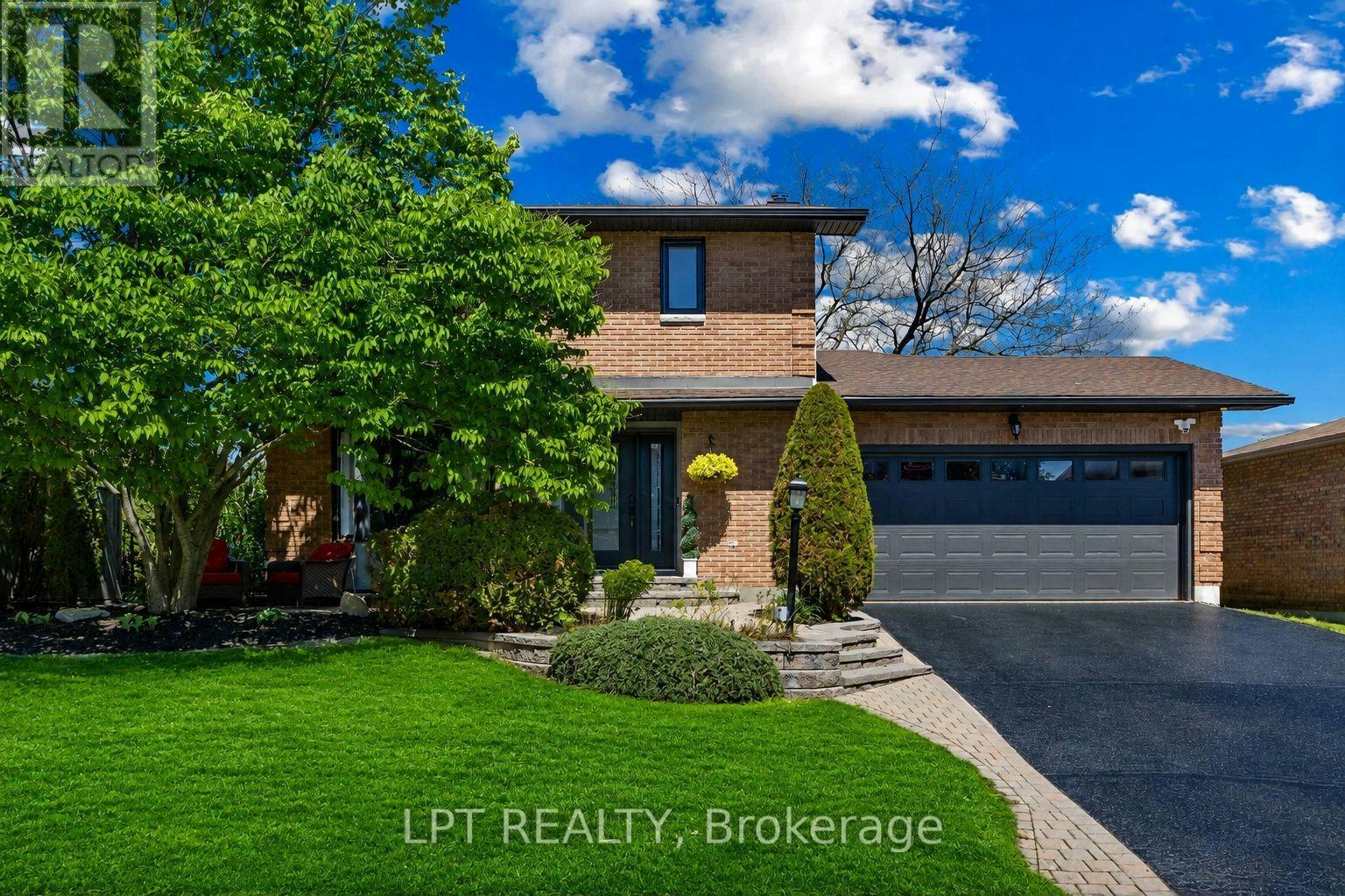 11 Elderwood Trail, Ottawa, ON, K2S 1C9
