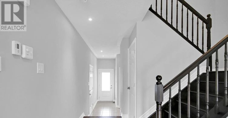 208 Mission Trail Crescent, Ottawa, ON, K2S 1B9 - 4