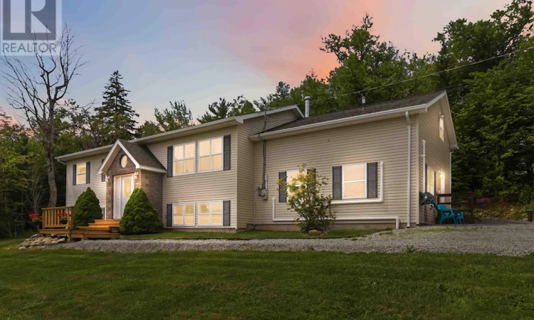 53 Megan Crescent