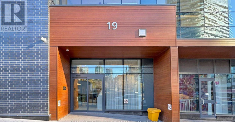 2811-19 Western Battery Road, Toronto, ON, M6K 0E3 - 3