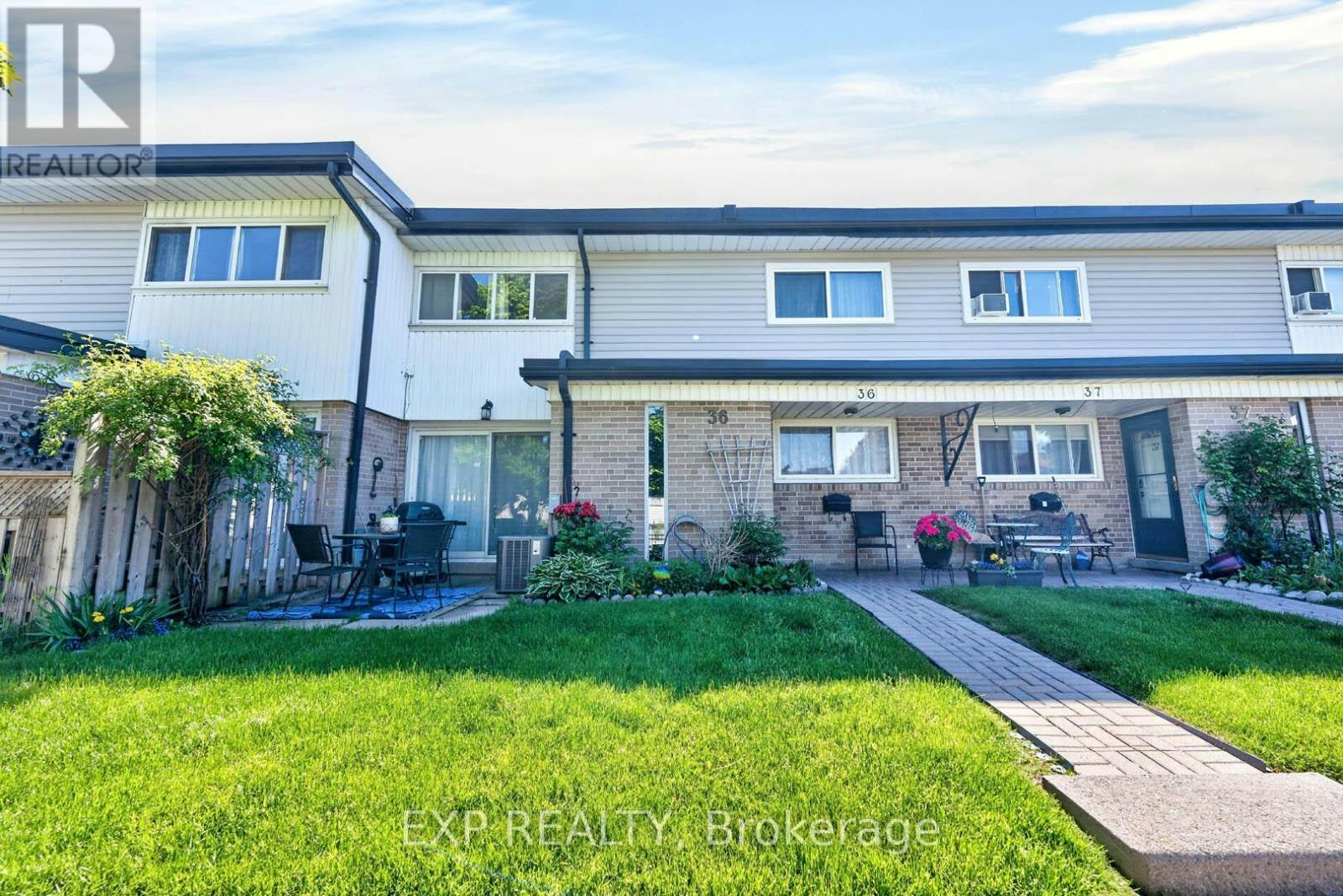 36-925 Bayly Street, Pickering, ON, L1W 1L4
