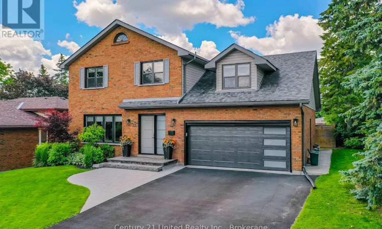 33 Oakwood Crescent