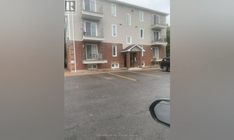 100-902 Notre Dame Street