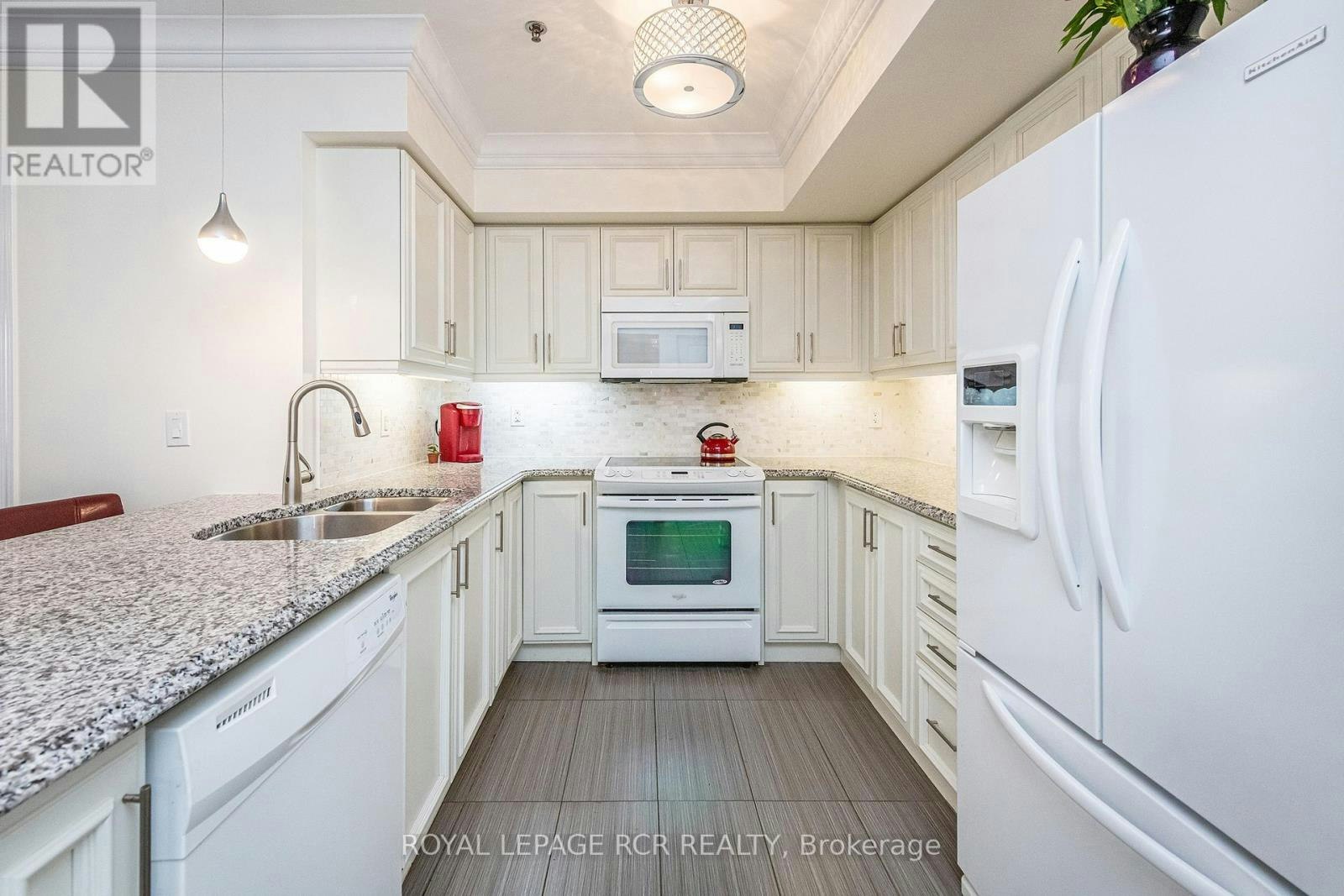 106-60 Baycliffe Crescent, Brampton, ON, L7A 0Z4