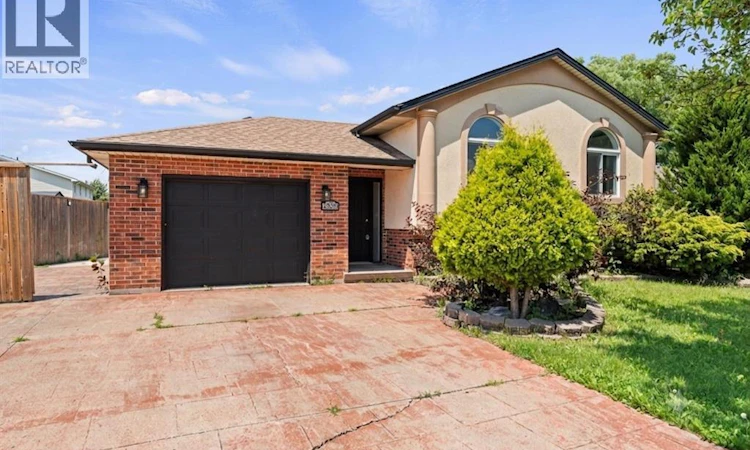1320 Hansen Crescent