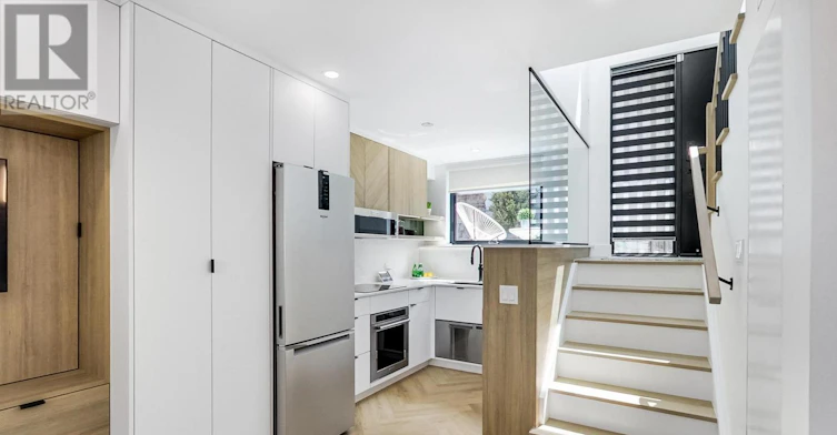 13R Mansfield Avenue, Toronto, ON, M6J 2A9 - 12