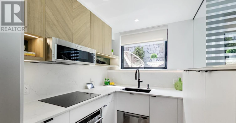 13R Mansfield Avenue, Toronto, ON, M6J 2A9 - 8
