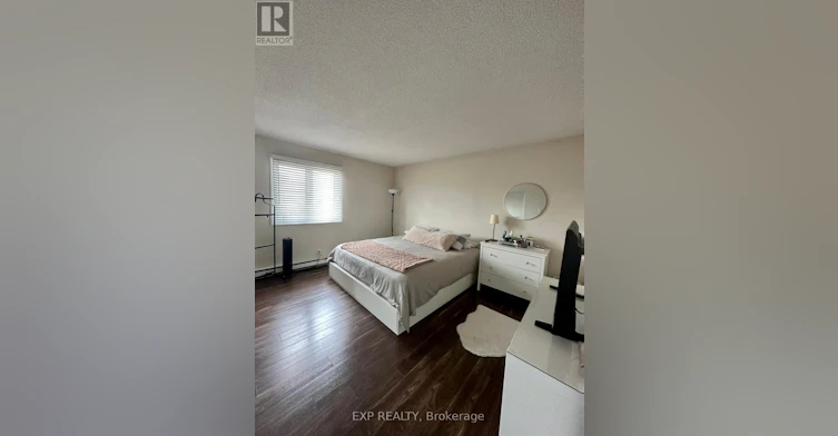 909 158a Mcarthur Avenue, Ottawa, ON, K1L 7E7 - 8