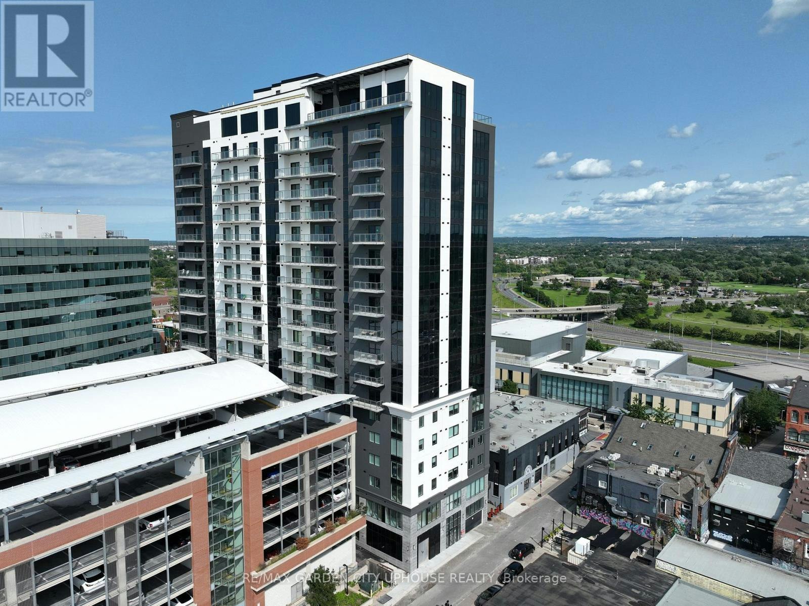 911-57 Carlisle Street, St. Catharines, ON, L2R 7N6 - 2