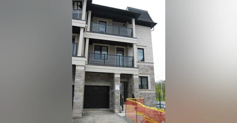 582 Rapids Lane, Mississauga, ON, L5G 0A9