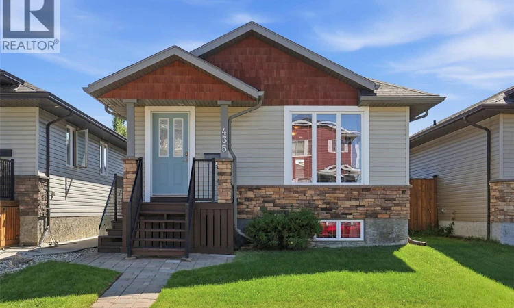 435 Coad Manor