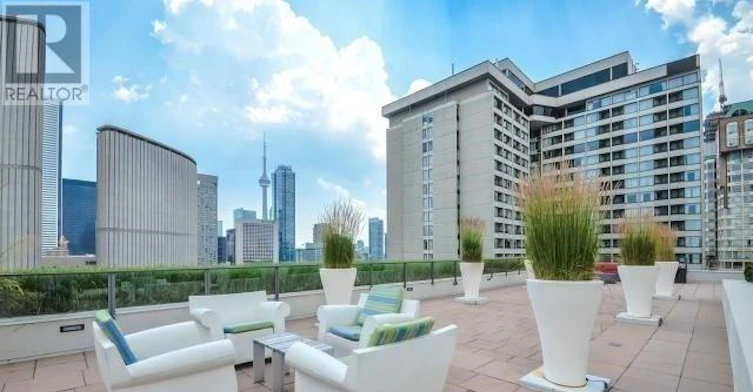 1716-111 Elizabeth Street, Toronto, ON, M5G 1P7 - 6