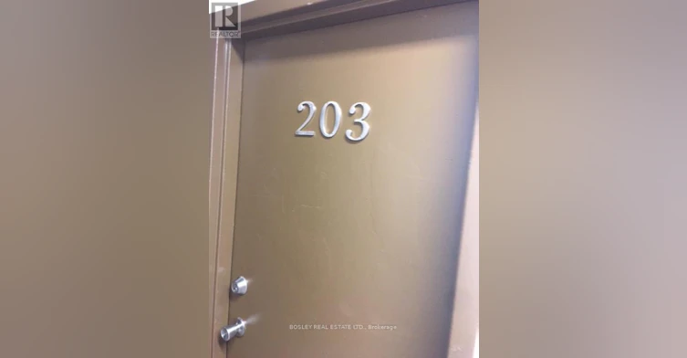 203-137 Roncesvalles Avenue, Toronto, ON, M6R 2L2 - 12