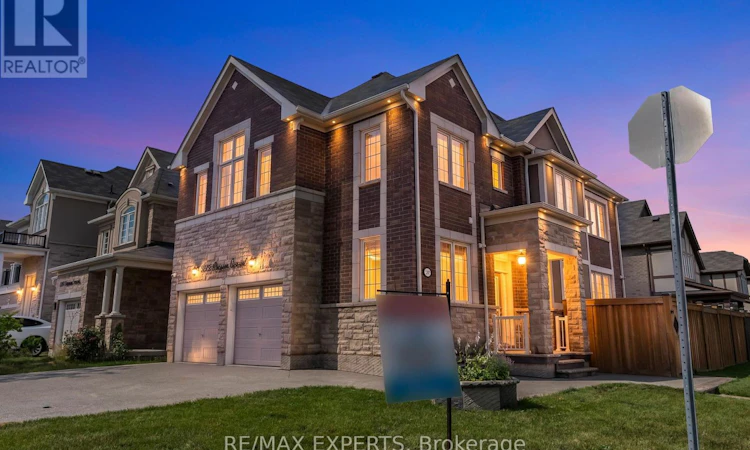 1253 Duignan Crescent