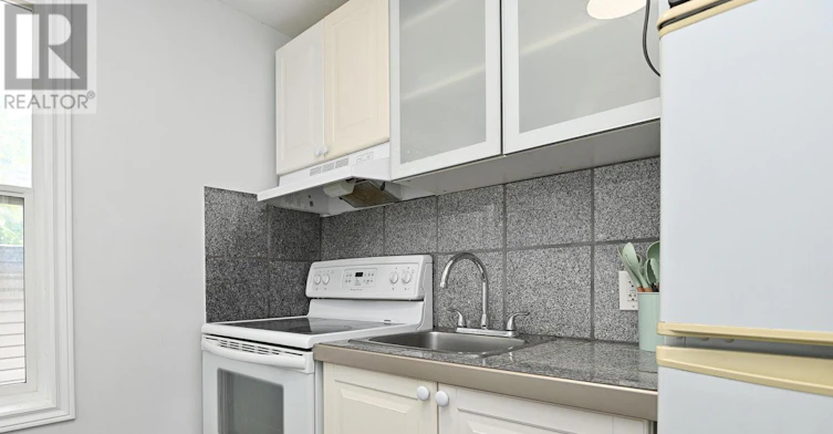 2-123 Pamilla Street W, Ottawa, ON, K1S 3K9 - 8