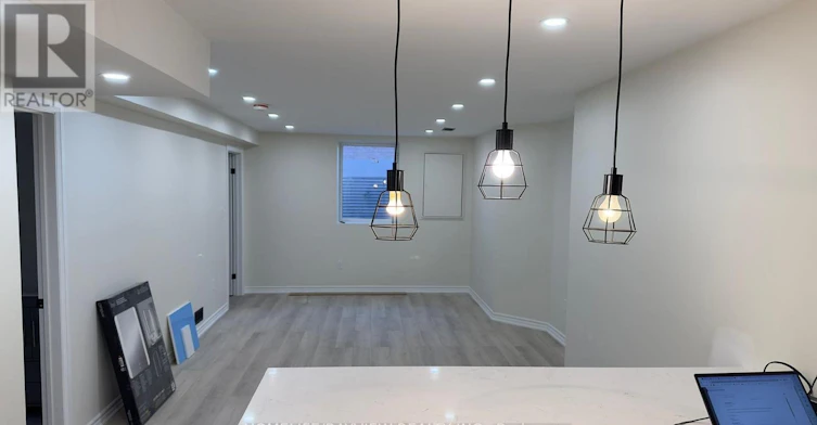 LOWER-128 Adam Place, Newmarket, ON, L3Y 8C4 - 11