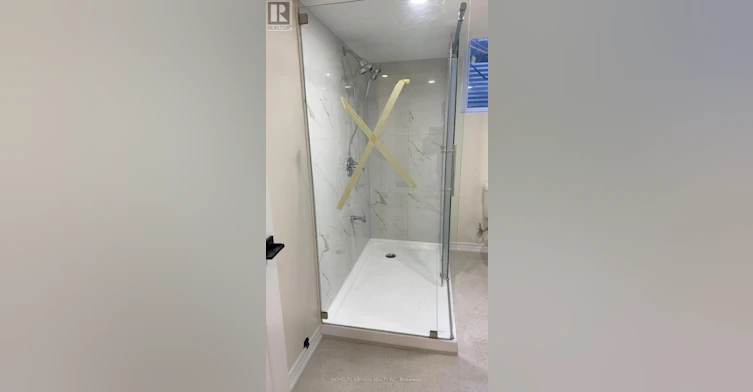 LOWER-128 Adam Place, Newmarket, ON, L3Y 8C4 - 17