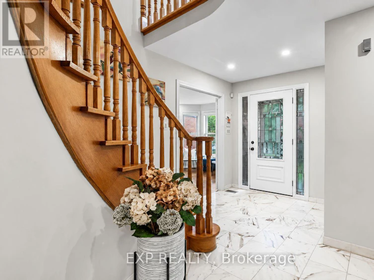 16 Wainwright Avenue, Richmond Hill, ON, L4C 5R5 - 17