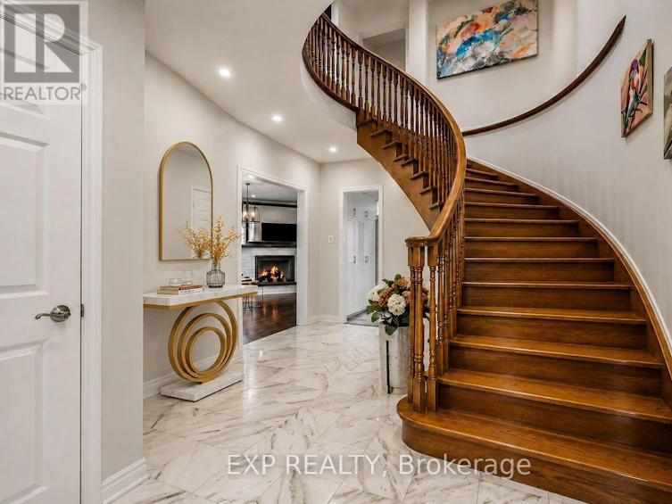 16 Wainwright Avenue, Richmond Hill, ON, L4C 5R5 - 4