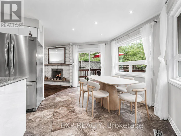 16 Wainwright Avenue, Richmond Hill, ON, L4C 5R5 - 11