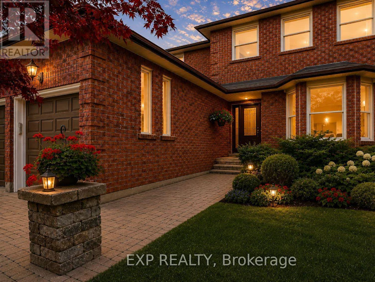 16 Wainwright Avenue, Richmond Hill, ON, L4C 5R5 - 3