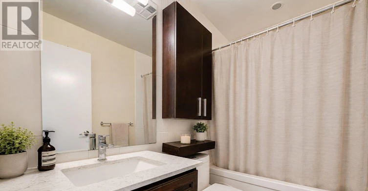 332-8 Telegram Mews, Toronto, ON, M5V 3Z5 - 10