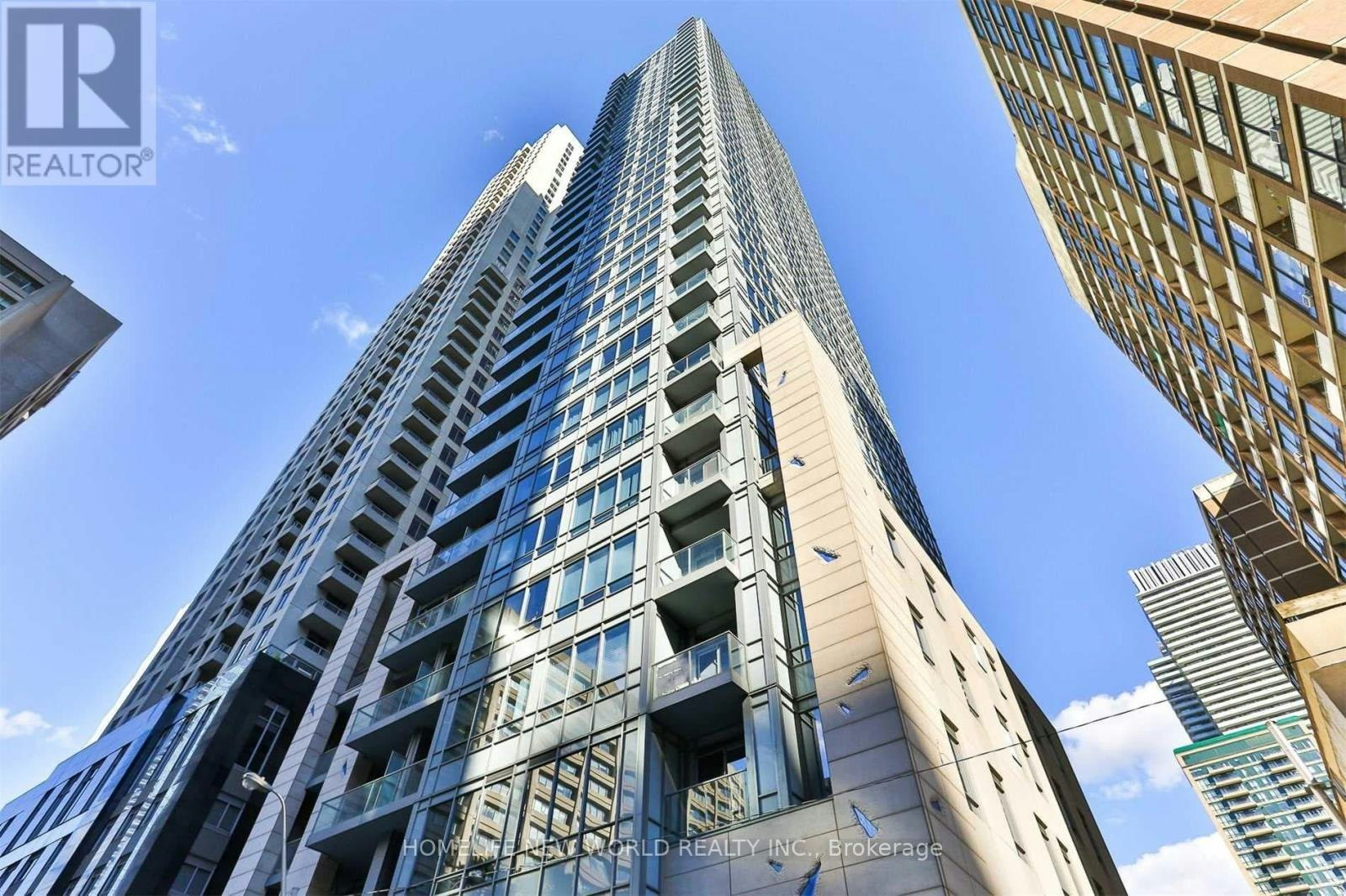 605-21 Balmuto Street, Toronto, ON, M4Y 1W4