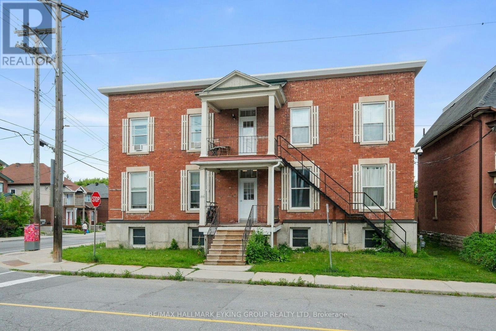 3-135 Concord Street S, Ottawa, ON, K1S 0Z3 - 2