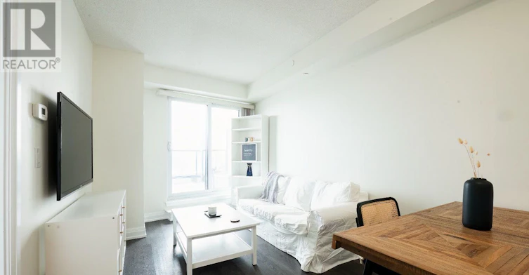 211-3600 7 Highway Road, Vaughan, ON, L4L 0G8 - 3