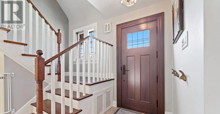 60 Thompson Avenue, Toronto, ON, M8Z 3T4 - 2