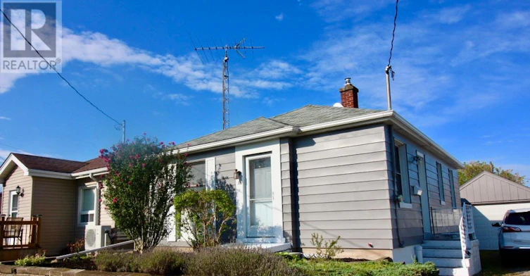 86 Argyle Crescent, St. Catharines, ON, L2P 2P4 - 2