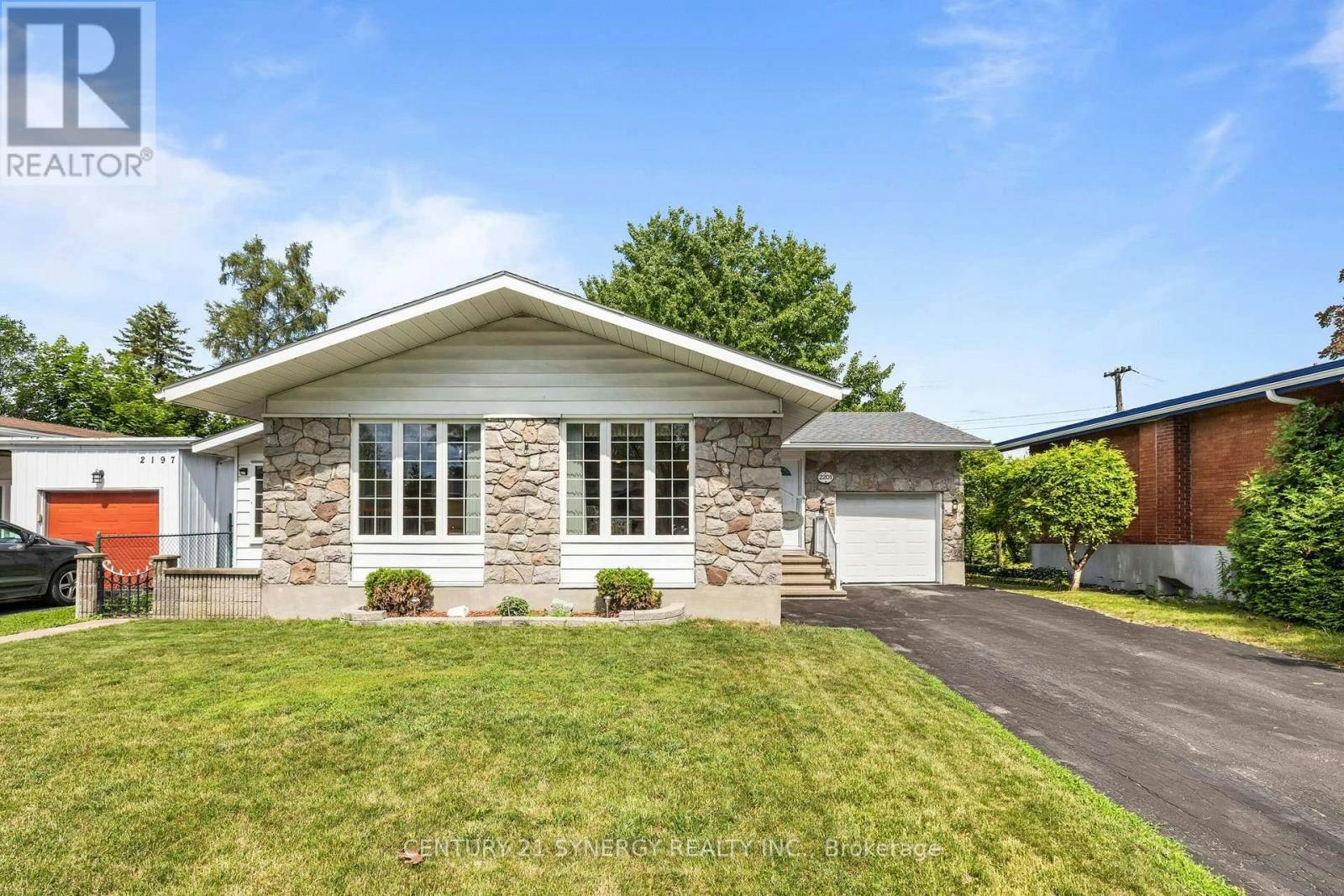 2201 Haig Drive, Ottawa, ON, K1G 2L3
