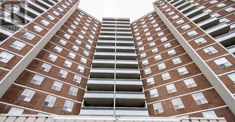 1610-5 Shady Golfway, Toronto, ON, M3C 3A5 - 3