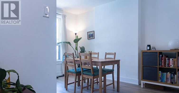6 Macklem Avenue, Toronto, ON, M6J 3M2 - 4